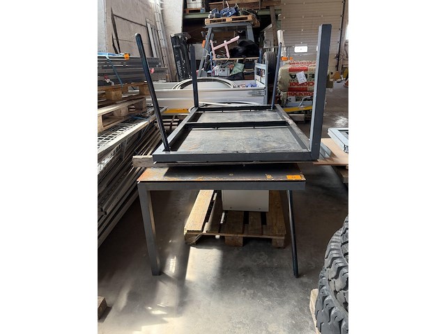 Zware metalen werkplaatstafel - afbeelding 3 van  3