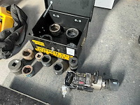 Zware pneumatische slagmoersleutel met doppen - afbeelding 1 van  9