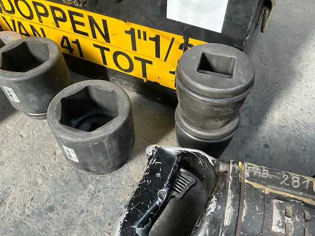 Zware pneumatische slagmoersleutel met doppen - afbeelding 6 van  9