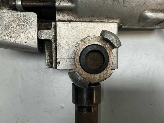 Zware pneumatische slagmoersleutel - afbeelding 4 van  5