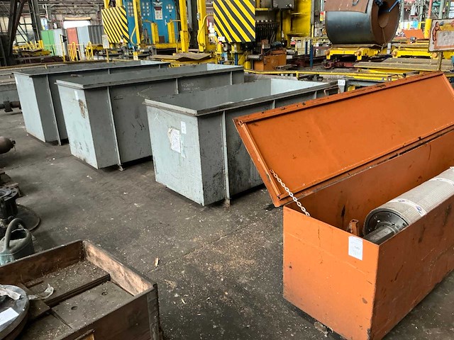 Zware stalen onderdelen (6x) - afbeelding 1 van  3