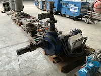Zware waterpomp - afbeelding 1 van  6