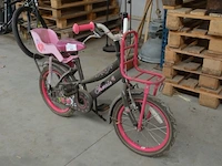 Zwart met roze kinderfietsje (met schade), zwarte mountainbike rockrider maat 24 (met schade aan stuur) - afbeelding 2 van  16