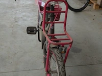 Zwart met roze kinderfietsje (met schade), zwarte mountainbike rockrider maat 24 (met schade aan stuur) - afbeelding 3 van  16