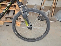 Zwart met roze kinderfietsje (met schade), zwarte mountainbike rockrider maat 24 (met schade aan stuur) - afbeelding 12 van  16