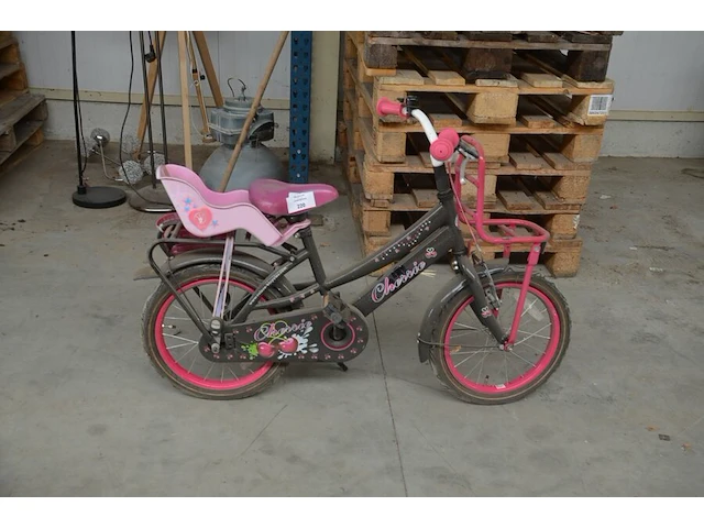 Zwart met roze kinderfietsje (met schade), zwarte mountainbike rockrider maat 24 (met schade aan stuur) - afbeelding 16 van  16