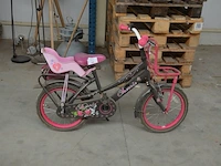 Zwart met roze kinderfietsje (met schade), zwarte mountainbike rockrider maat 24 (met schade aan stuur) - afbeelding 16 van  16