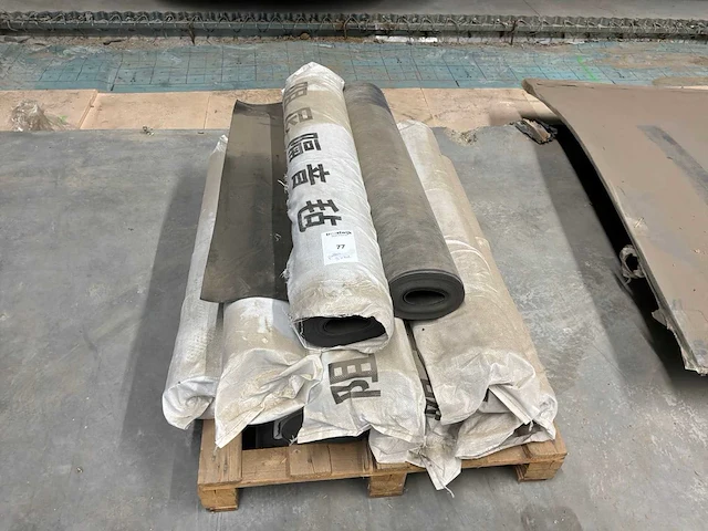 Zwart rubber op rol (9x) - afbeelding 1 van  3