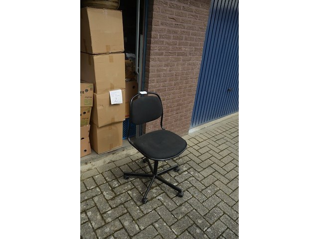 Zwarte bureelstoel - afbeelding 1 van  5