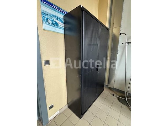 Zwarte kast met 2 gordijndeuren - afbeelding 2 van  8