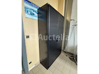 Zwarte kast met 2 gordijndeuren - afbeelding 2 van  8