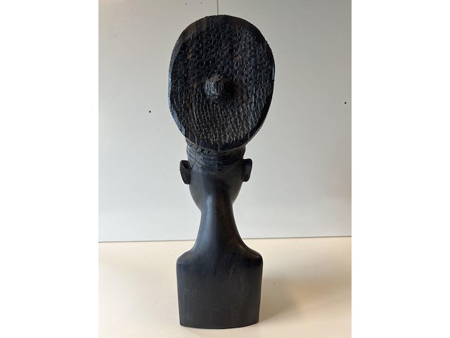 Zwarte masieve vrouwebuste - afbeelding 3 van  4