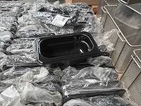 Zwarte plastic bakjes gn 1/3 (65x) - afbeelding 1 van  2