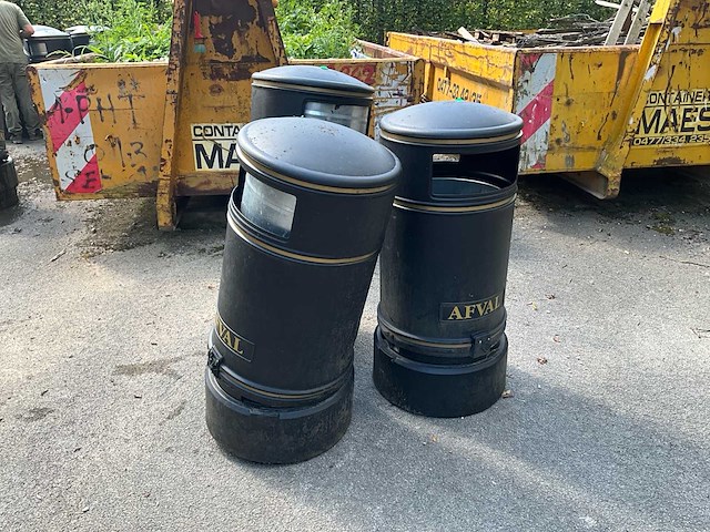 Zwarte plastic vuilbakken met metalen binnenbak (3x) - afbeelding 1 van  9
