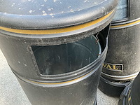 Zwarte plastic vuilbakken met metalen binnenbak (3x) - afbeelding 8 van  9