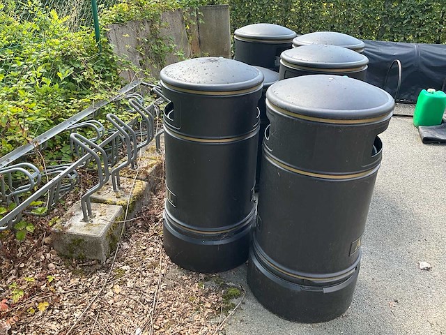 Zwarte plastic vuilbakken met metalen binnenbak (5x) - afbeelding 5 van  7