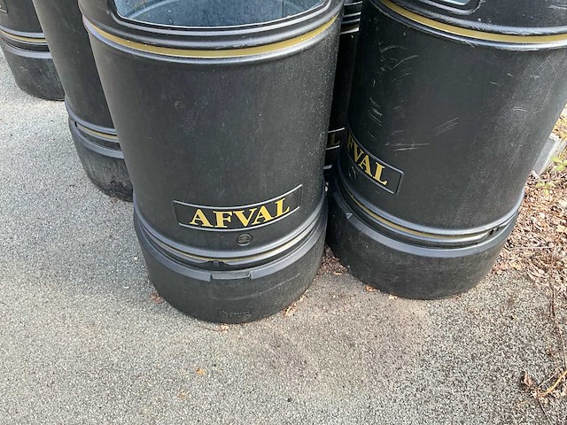 Zwarte plastic vuilbakken met metalen binnenbak (5x) - afbeelding 6 van  7