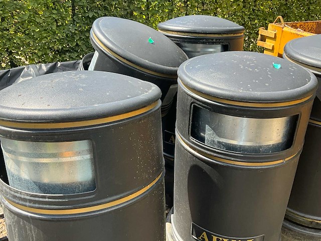 Zwarte plastic vuilbakken met metalen binnenbak (5x) - afbeelding 5 van  7