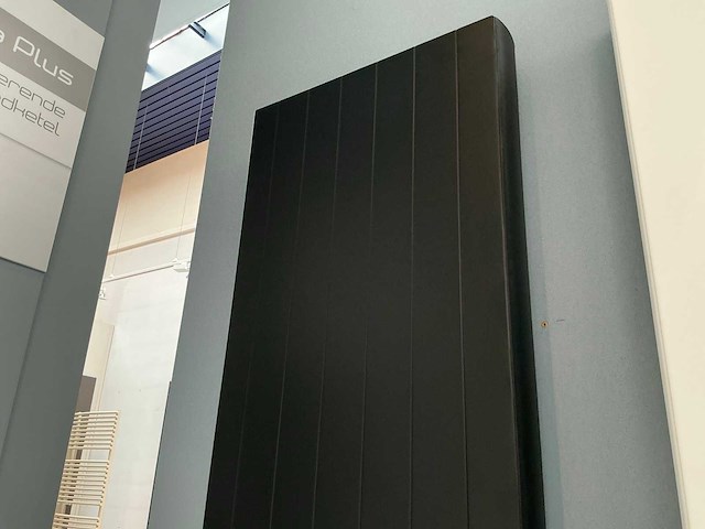 Zwarte radiator - afbeelding 3 van  3