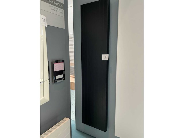 Zwarte radiator - afbeelding 2 van  2