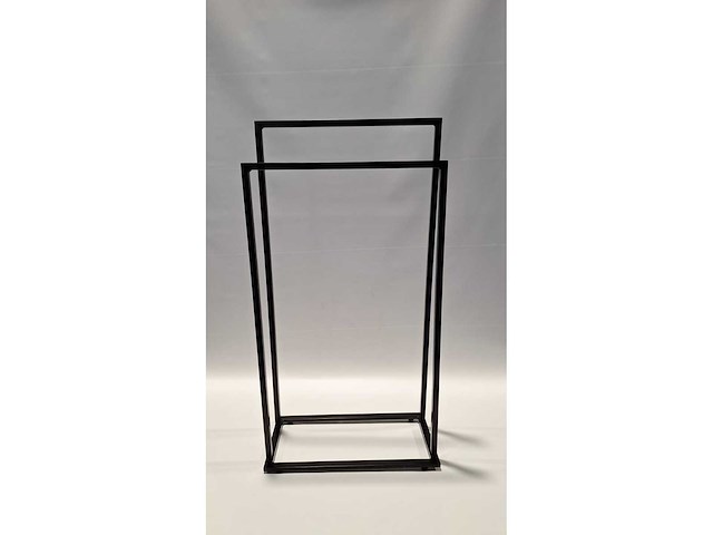 Zwarte rek voor handdoeken 21x45x85cm - afbeelding 1 van  2