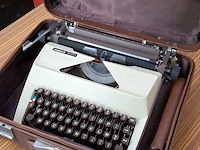 Zweedse typwriter facit 1620 - afbeelding 2 van  2