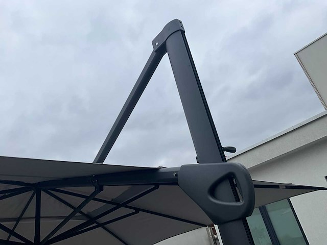 Zweefparasol - afbeelding 3 van  6
