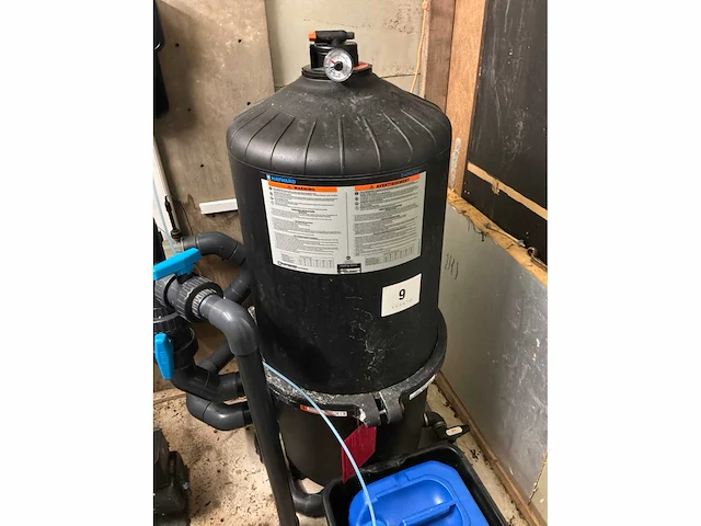 Zwembadpomp/filter installatie - afbeelding 12 van  14